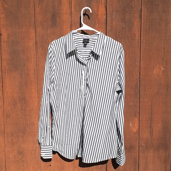 Worthington Tops - 🚨🏷MOVING SALE💕 Worthington Button Down Collared Shirt | Women’s XL